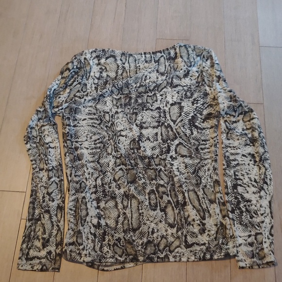 Snake Skin Print Tahari Sheer Blouse Size Small - Picture 4 of 6